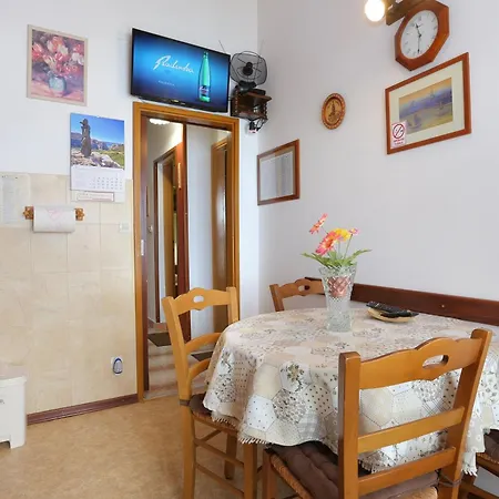 By The Sea Stanici, Omis - 1028 Tice